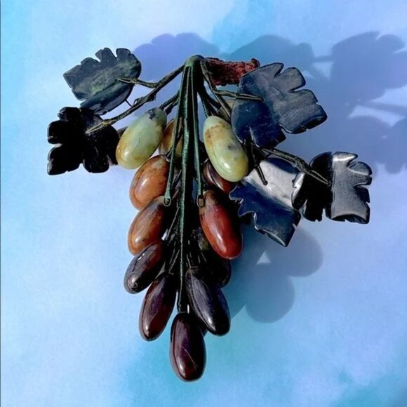 Vintage Cluster Of Jade And Other Semi-Precious Stone Grapes - Picture 7 of 11